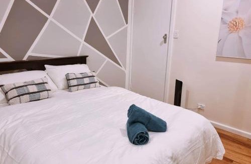 Colyton House | Spacious House - Sleeps 8