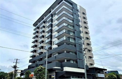 Bowen Hills Apartment | Spacious Inner city Apartment with free parking