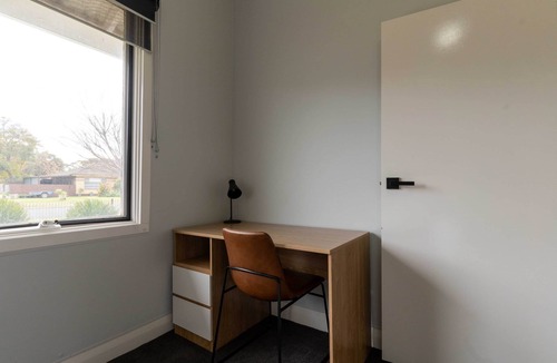 Kerang House | Spacious Kerang Retreat | Stylish & Cosy