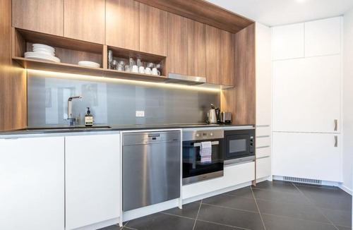 Kingston Apartment | Spacious Kingston Foreshore 1BR Apt - Hosted by Canstay