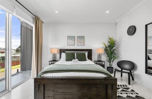 Lidcombe House | Spacious Lidcombe Lux mins to Sydney Olympic Park