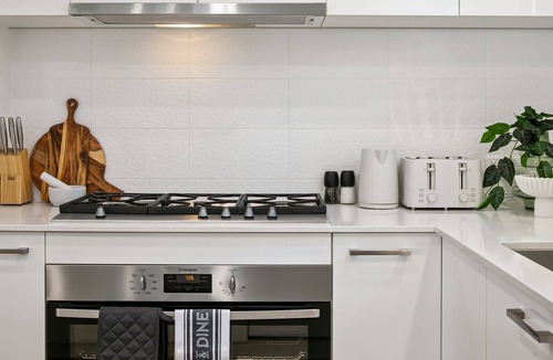 Doubleview House | Spacious Luxury 5-bedroom house near Scarborough Beach