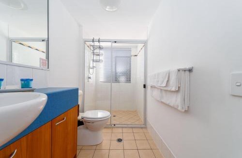 Urangan Apartment | Spacious Mantra Hotel Room