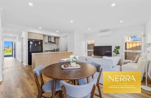 Officer House | Spacious Modern Retreat in Officer | Perfect for Families