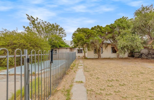 Gosnells House | Spacious, neat and convenient holiday home