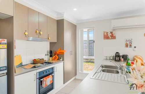 Pimpama House | Spacious Oasis in Pimpama