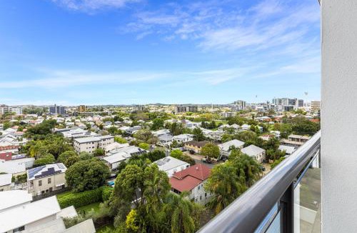 Kangaroo Point Apartment | Spacious Panoramic 2BR Apartment, Parking and Views