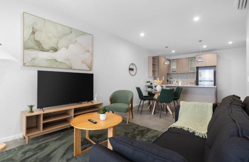 Kangaroo Point Apartment | Spacious Panoramic 2BR Apartment, Parking and Views