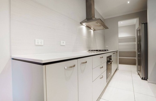 Point Cook House | Spacious Point Cook Retreat w/Free Parking