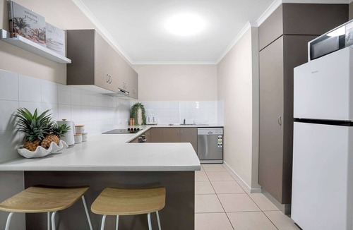 Cairns North Apartment | Spacious Retreat with Courtyard & Resort Pool
