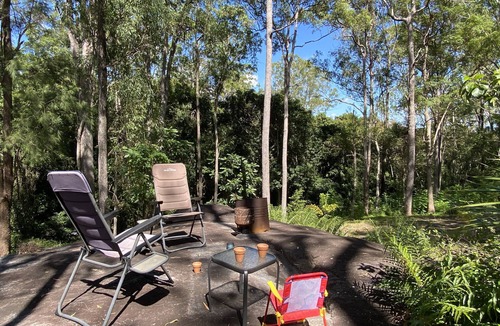 Goomboorian House | Spacious Rural Stay - for Work or Large groups