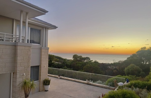 Waikiki House | Spacious, secure, modern beachfront paradise.