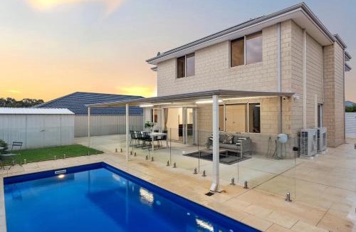 Gwelup House | Spacious Stay near Karrinyup