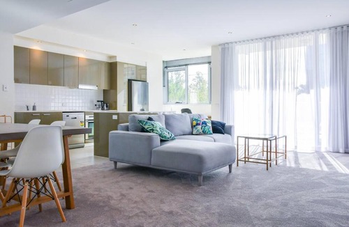 City West Apartment | Spacious sun-drenched apartment, centrally located