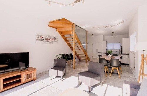 Hobart Central Business District House | Spacious Townhouse Comfort in Hobarts Heart