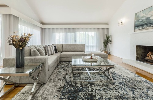 Templestowe House | Spacious Tranquility - 4 Bdrm - Pool, Tennis, Netflix.