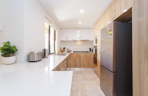 Tuart Hill House | Spacious Tuart Hill Retreat | EV Charger & Parking
