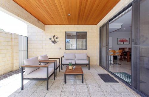 Tuart Hill House | Spacious Tuart Hill Retreat | EV Charger & Parking