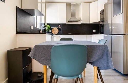 Unley House | Spacious Unley Home | Fast WiFi & Free Parking