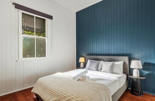 Wellers Hill House | Spacious upper 3BR Family Home in Quiet Tarragindi