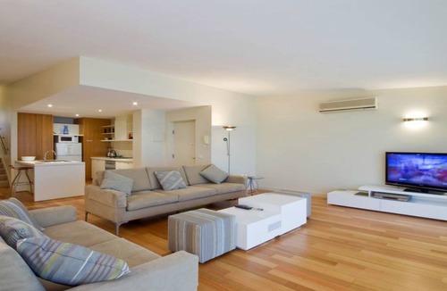 Lorne Apartment | Spectacular Views Apartment: Bay Panorama