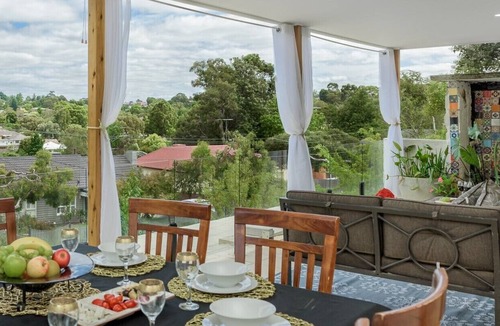 Mitcham Apartment | Spectacular views - Gorgeous balcony sunsets