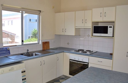 South West Rocks Cottage | Spencers Cottage - walk to the beach