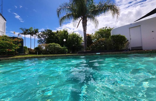 Sandstone Point Apartment | Spinnaker Waters - Entire 2 Bedroom Apartment at Sandstone Point