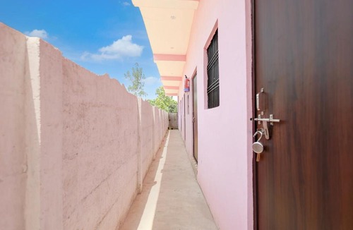 Malihabad Hotel | SPOT ON S.S HOTEL