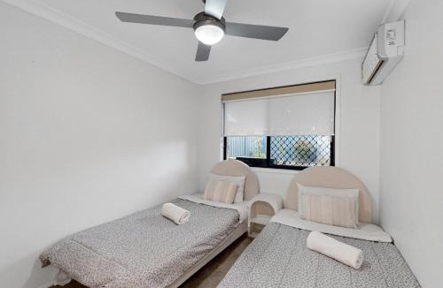 Springfield House | Springfield 4BR Air Conditioned with BBQ and Patio