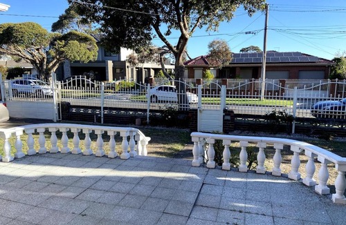 Springvale House | Springvale Hub - Beautiful & spacious queen bed room