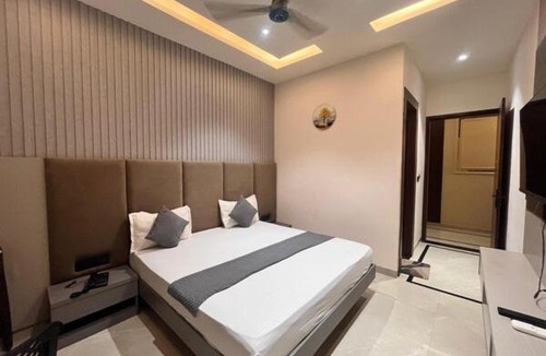 Narnaul Hotel | SS Hotel