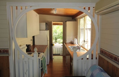 Upper Macdonald House | St Albans Tranquil Escape