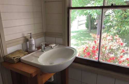 Upper Macdonald House | St Albans Tranquil Escape