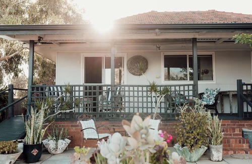 Drummond Cove House | St Joans Cottage -An Artists Coastal Retreat