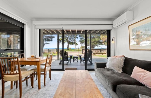 St Leonards Apartment | St. Leonards Bay Views