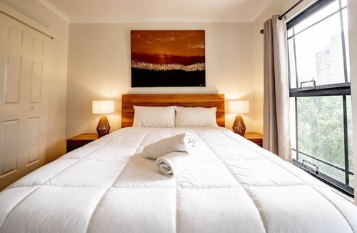 St. Lucia Apartment | ST10A Relax in 2B2B Chateau w/balcony near UQ