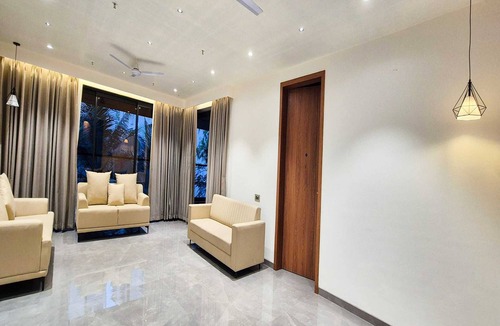 Gonda House | Standard King Roompalette Fairmont Gonda