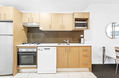 Chinatown Apartment | Standard Studio w/Private Balcony at Cunningham Street, Sydney CBD
