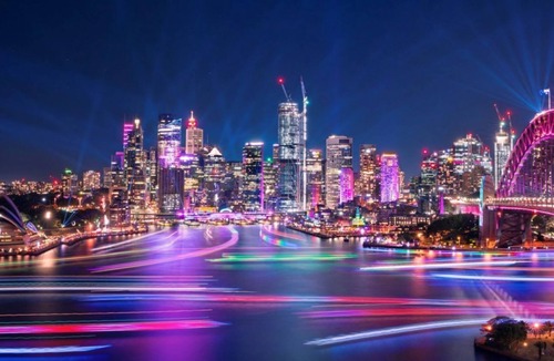 Chinatown Apartment | Standard Studio w/Private Balcony at Cunningham Street, Sydney CBD