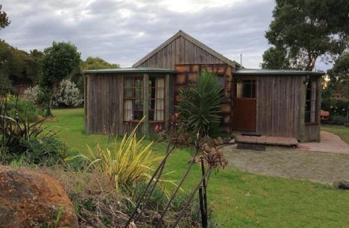 Stanley House | Stanley Lakeside Spa Cabins