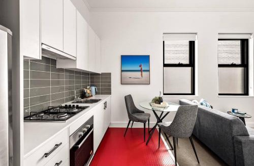 Newcastle West Apartment | Starlet | 3PM Check out | Midtown | Walkable
