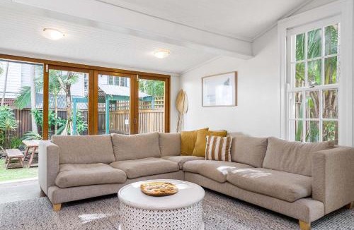 Byron Bay House | Starr Cottage - Quaint Cottage with a stunning pool - Close to everything Byron!