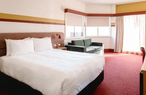 Curtin Hotel | Statesman Hotel