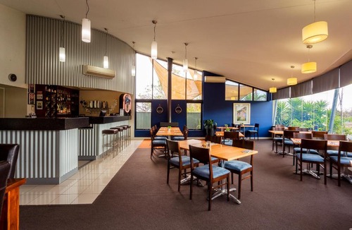 Parkes Hotel | Station Motel