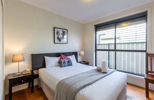 Footscray House | Stay Lime Tree - 6 Bedroom whole house