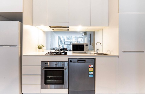 Docklands Apartment | Stay on McCrae - Docklands Delight