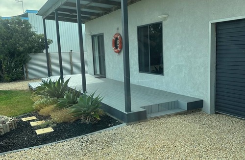 Lacepede Cabin | Stay on pinks beach road, 500m walk to pinks beach