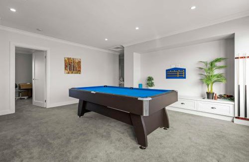 Point Cook House | StayAU Contemporary 5BRM Families Home Point Cook