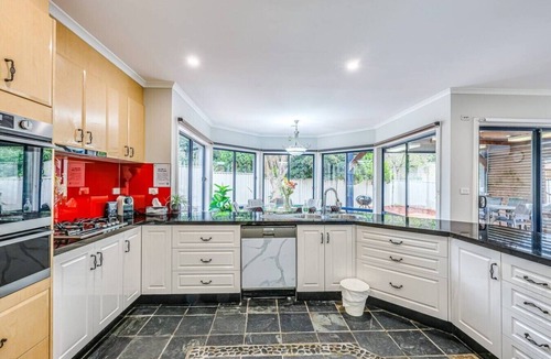 Caroline Springs House | StayAU Double Story Pet-friendly House w/PoolTable